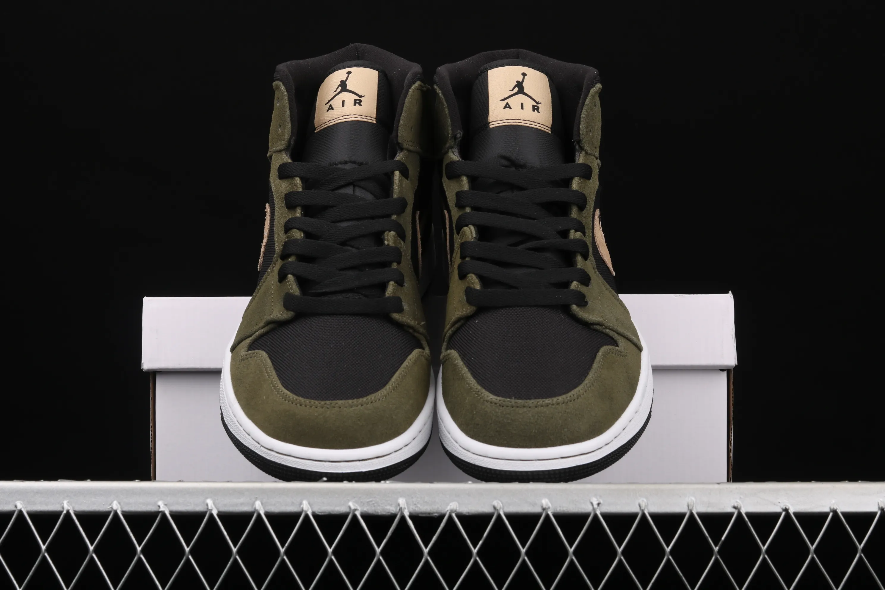 All Categories Air Jordan Jordan Series Basketball Shoes Air Jordan 1 Mid Air Jordan 1 Mid AJ1 Joe 1 Army Green Mid-top Versatile Casual Sports Shoes BQ6472-030
